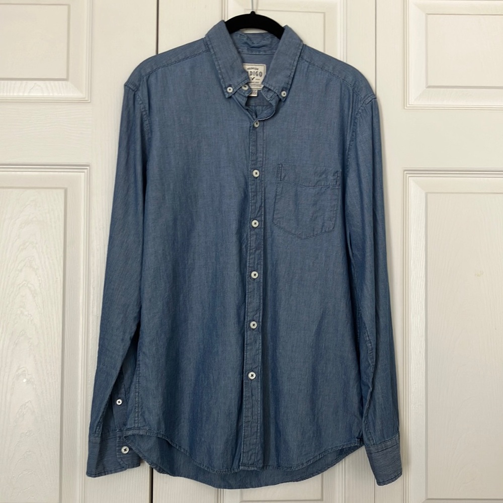 Men’s American Eagle Button Down Shirt Size Small